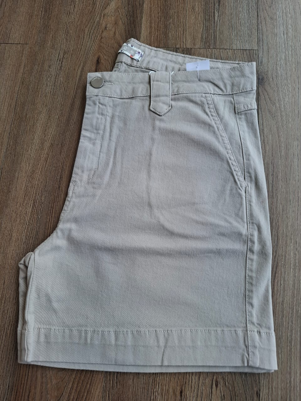 Bermuda sarja meia coxa bege - Zampers