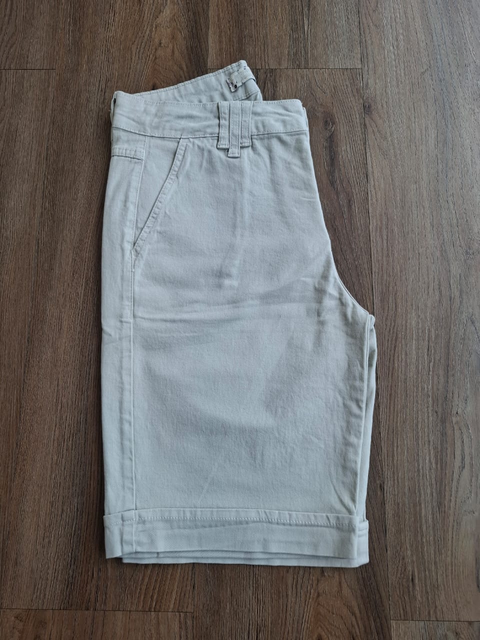 Bermuda sarja bolso faca bege - Zampers