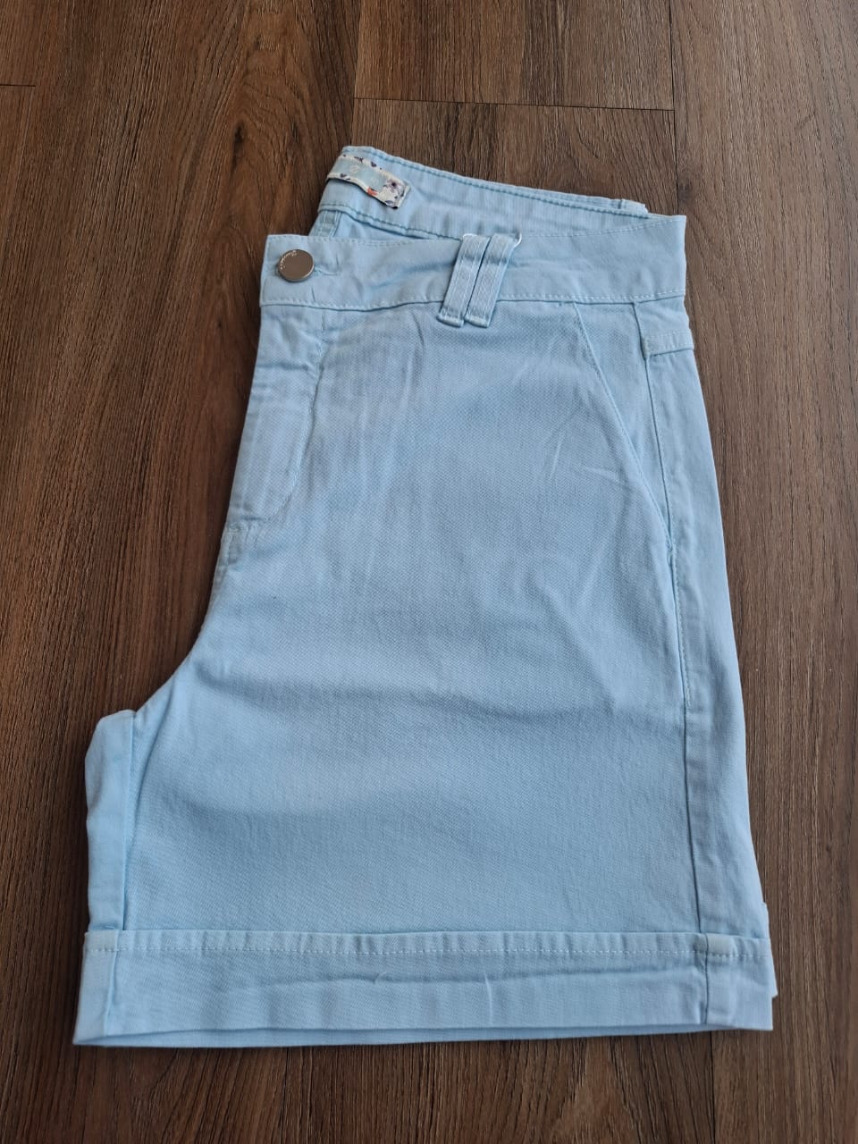 Bermuda sarja meia coxa bolso faca azul claro - Zampers