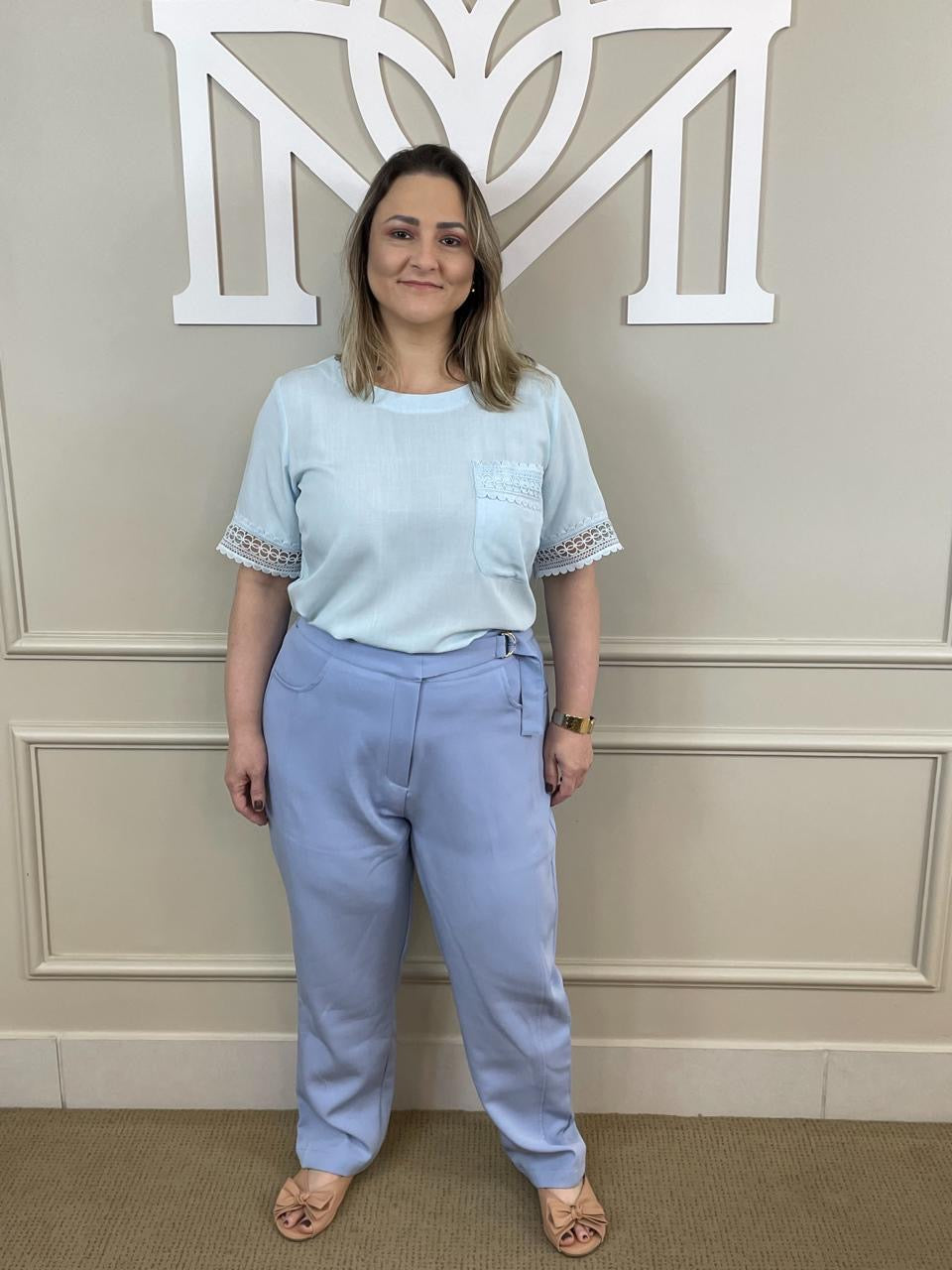 Blusa azulzinha bordada guipir/manga