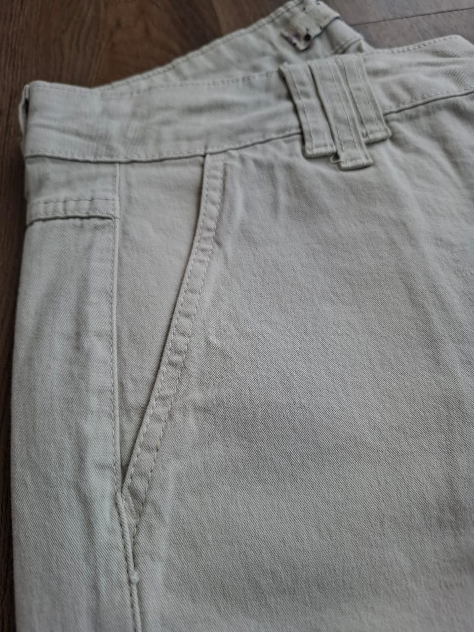 Bermuda sarja bolso faca bege - Zampers