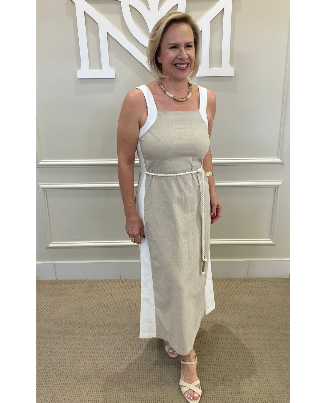 Vestido midi linho natural faixa off - Seiki