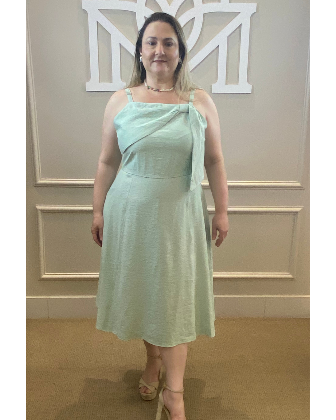 Vestido verdinho laço decote