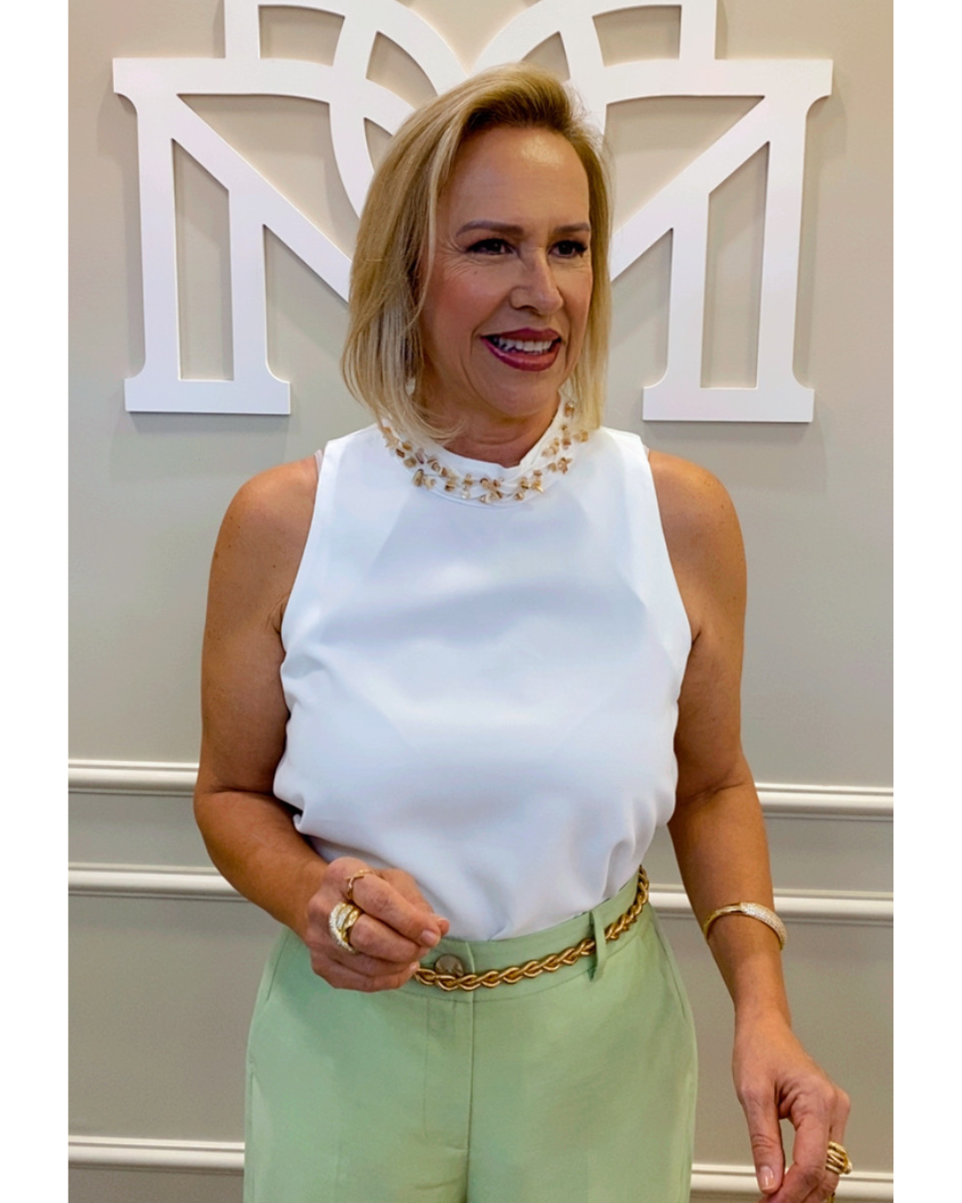 Calça reta alfaiataria pistache bolso botão - Seiki