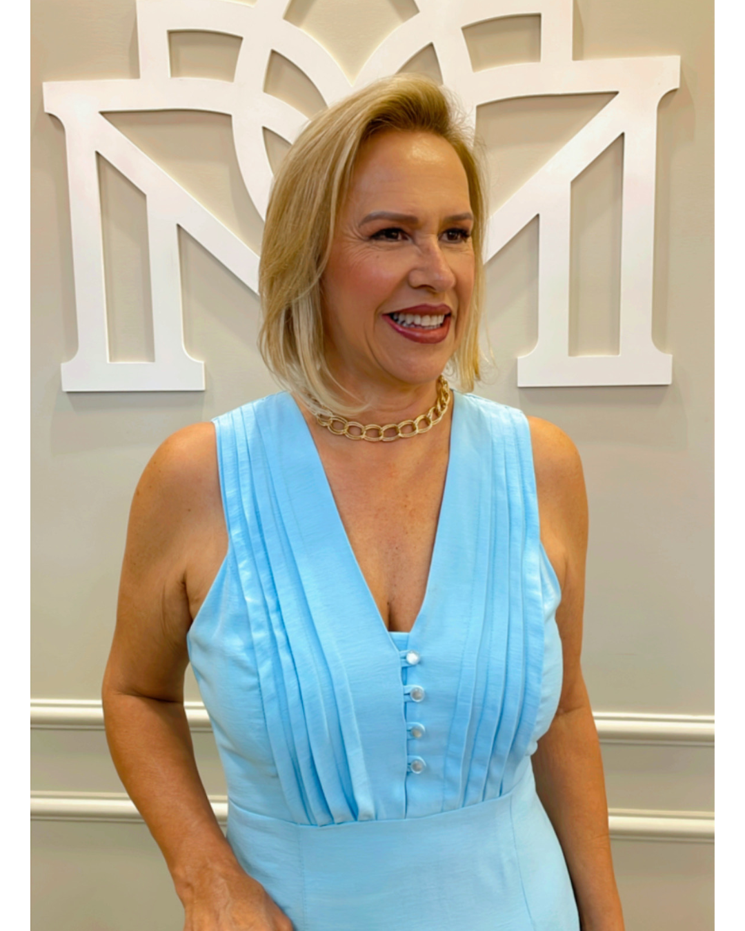 Vestido midi baby blue pregas busto