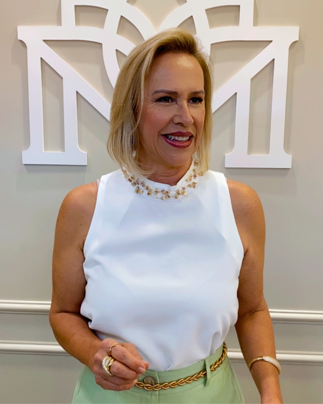 Blusa off decote bordada