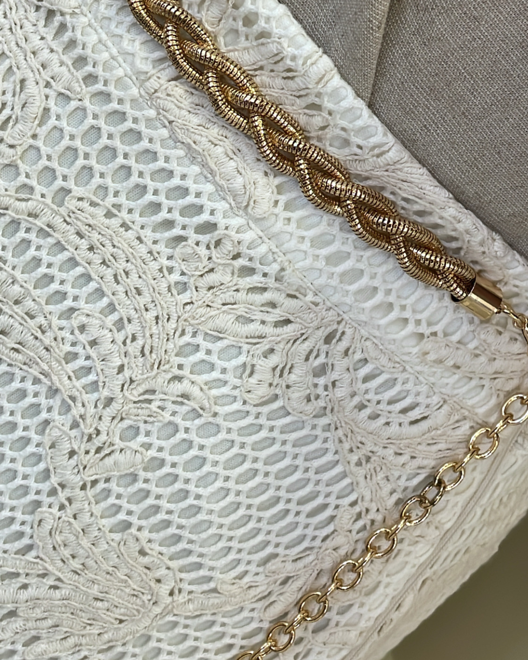 Saia midi renda trabalhada off - Savannah