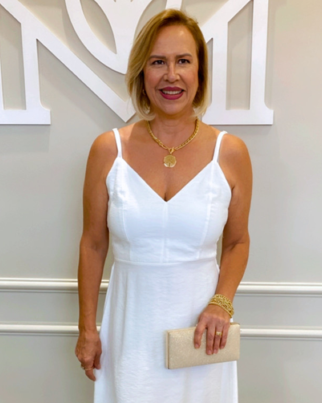 Vestido midi off recortes bustos