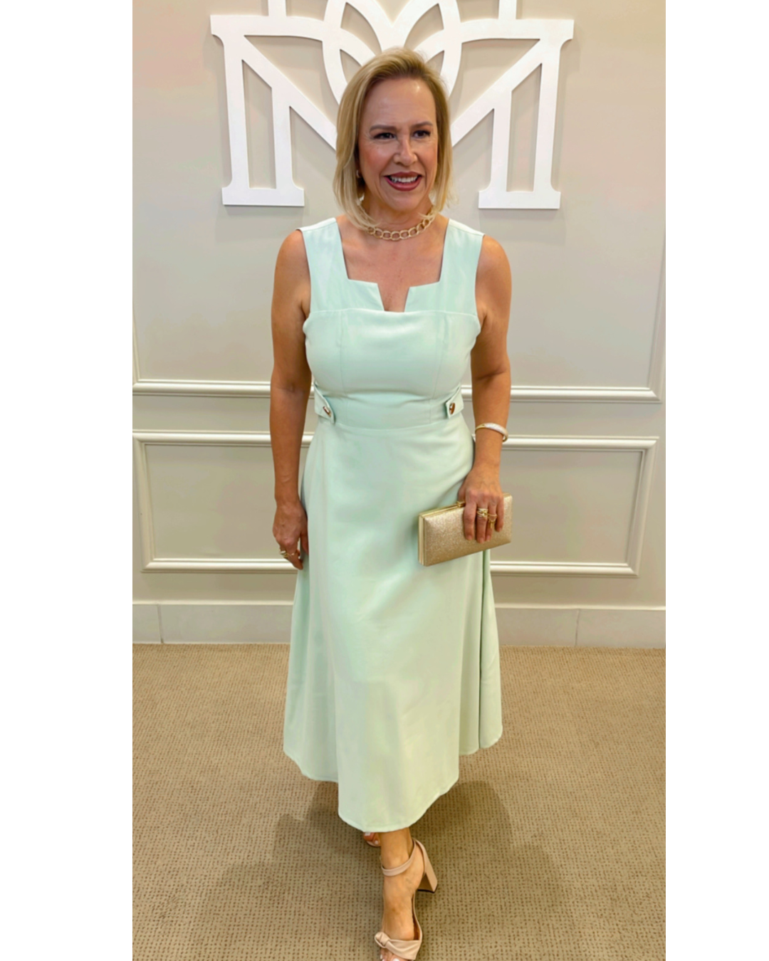 Vestido midi verdinho botão cós