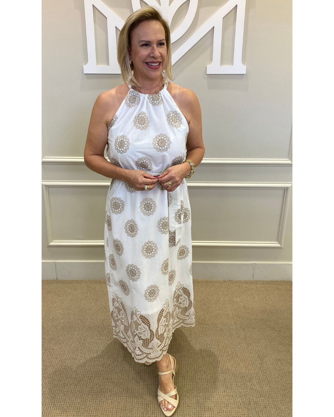 Vestido midi off bordado bege - Seiki