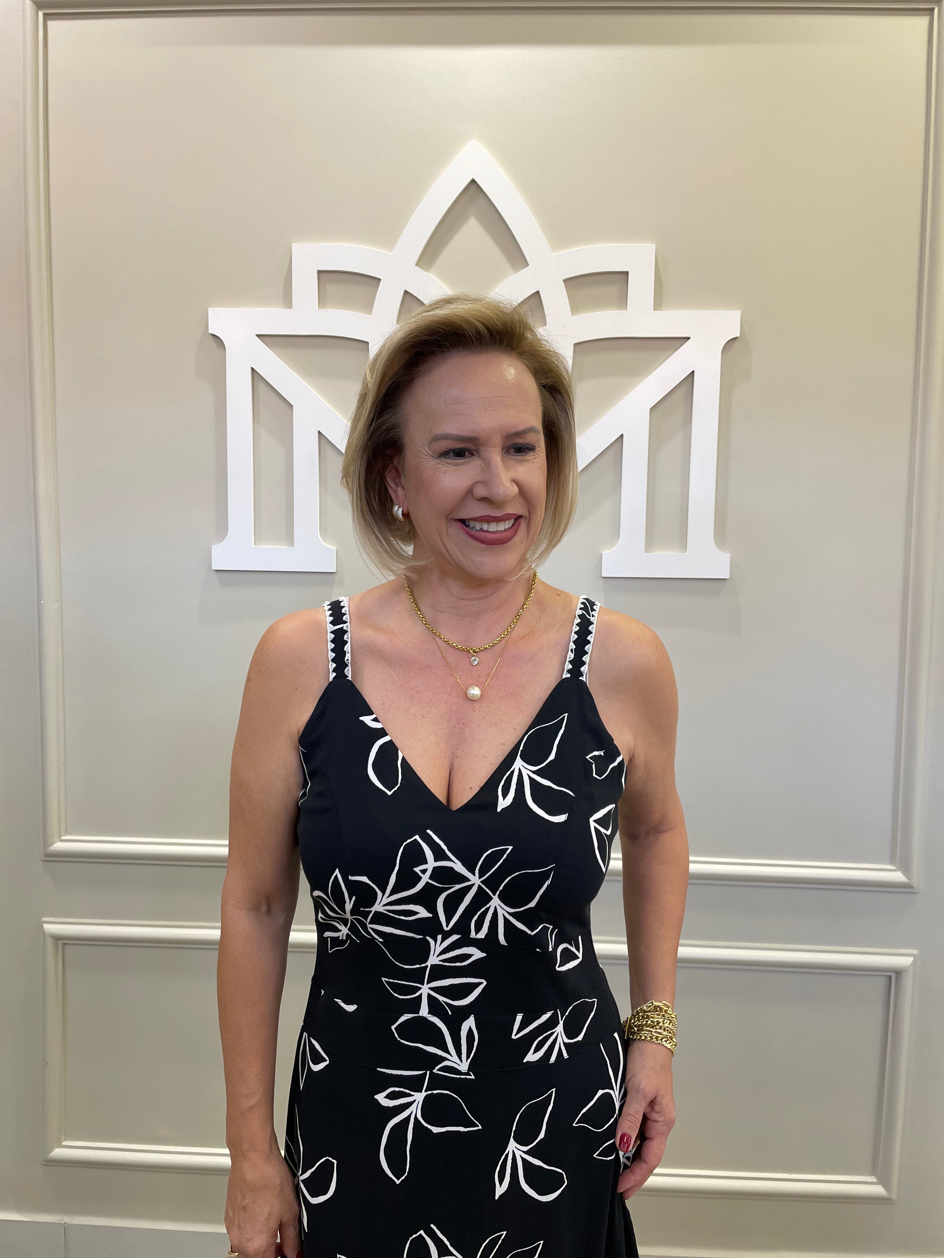 Vestido midi preto estampado branco