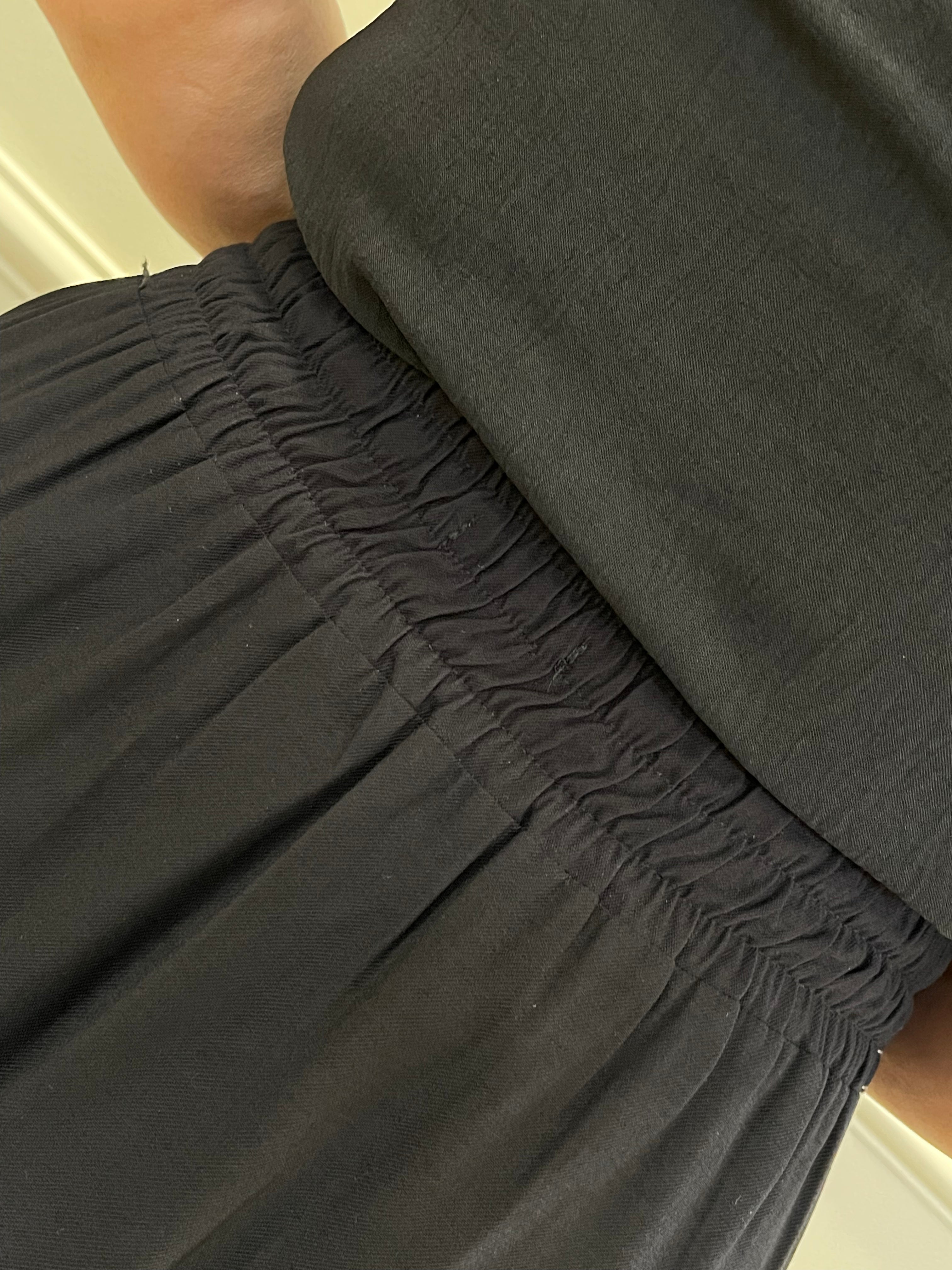 Blusa preta babado manga