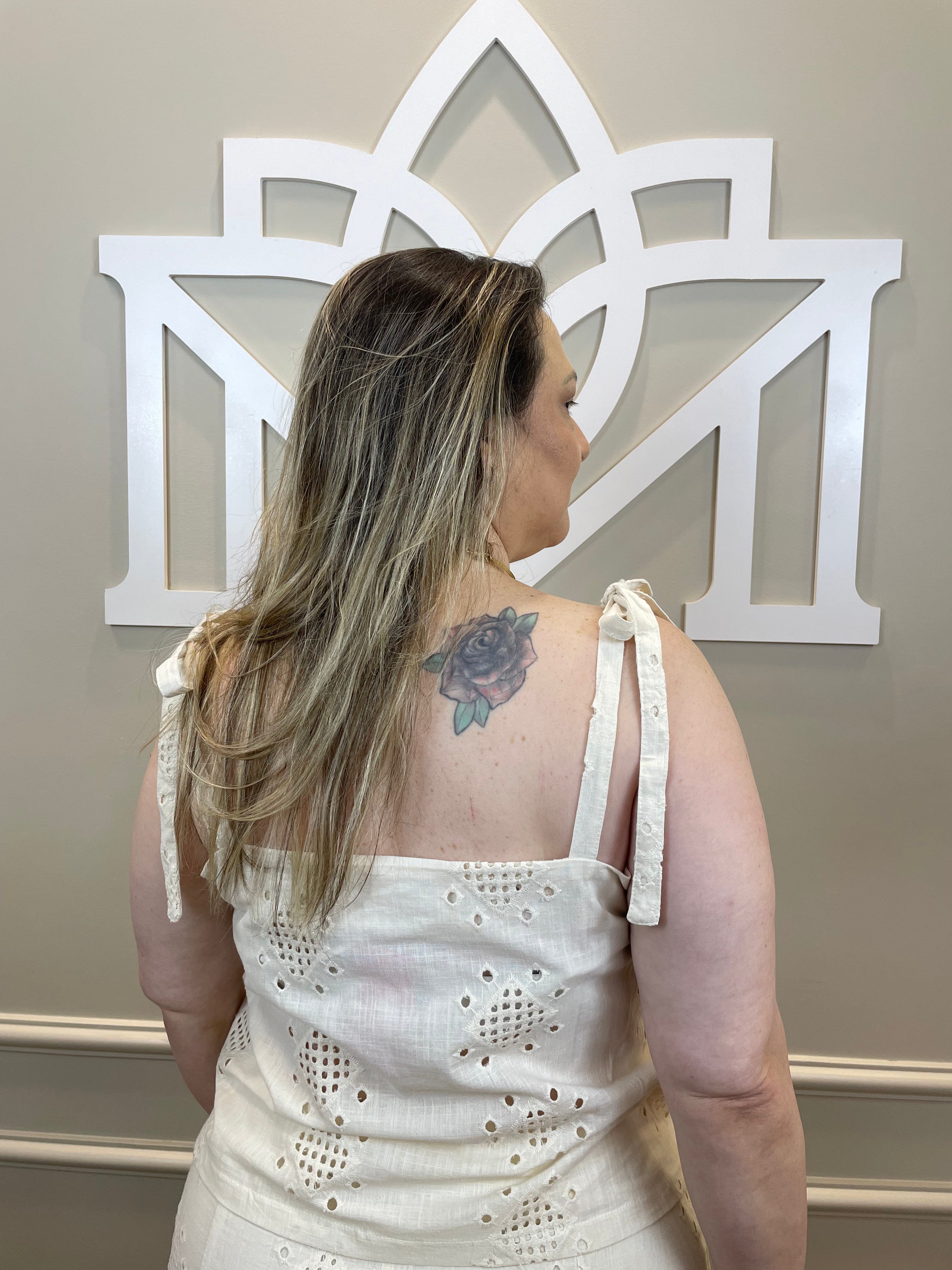 Conjunto saia midi laise cropped bege - temaplus