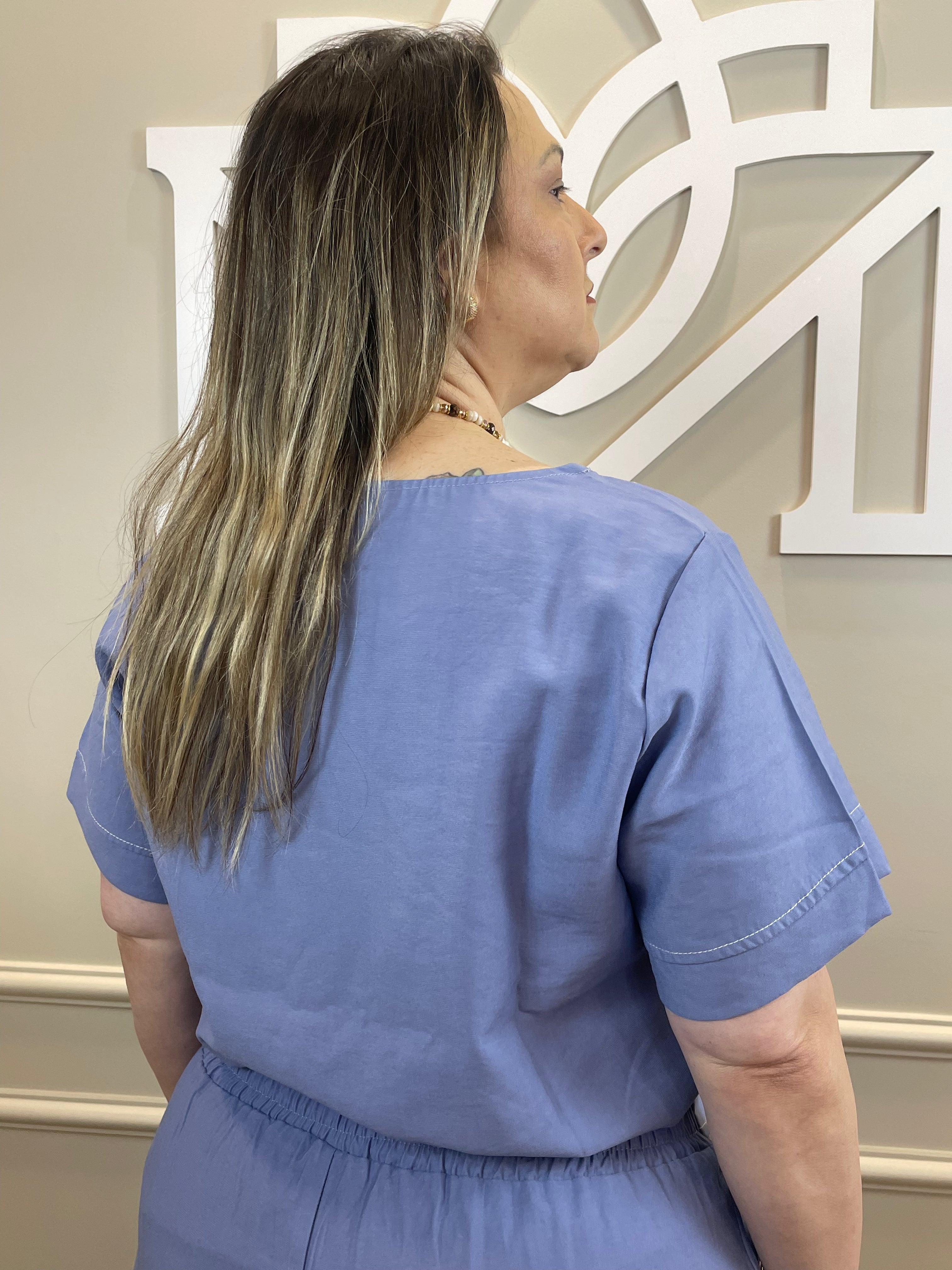 Conjunto calça alfaiataria azul metal