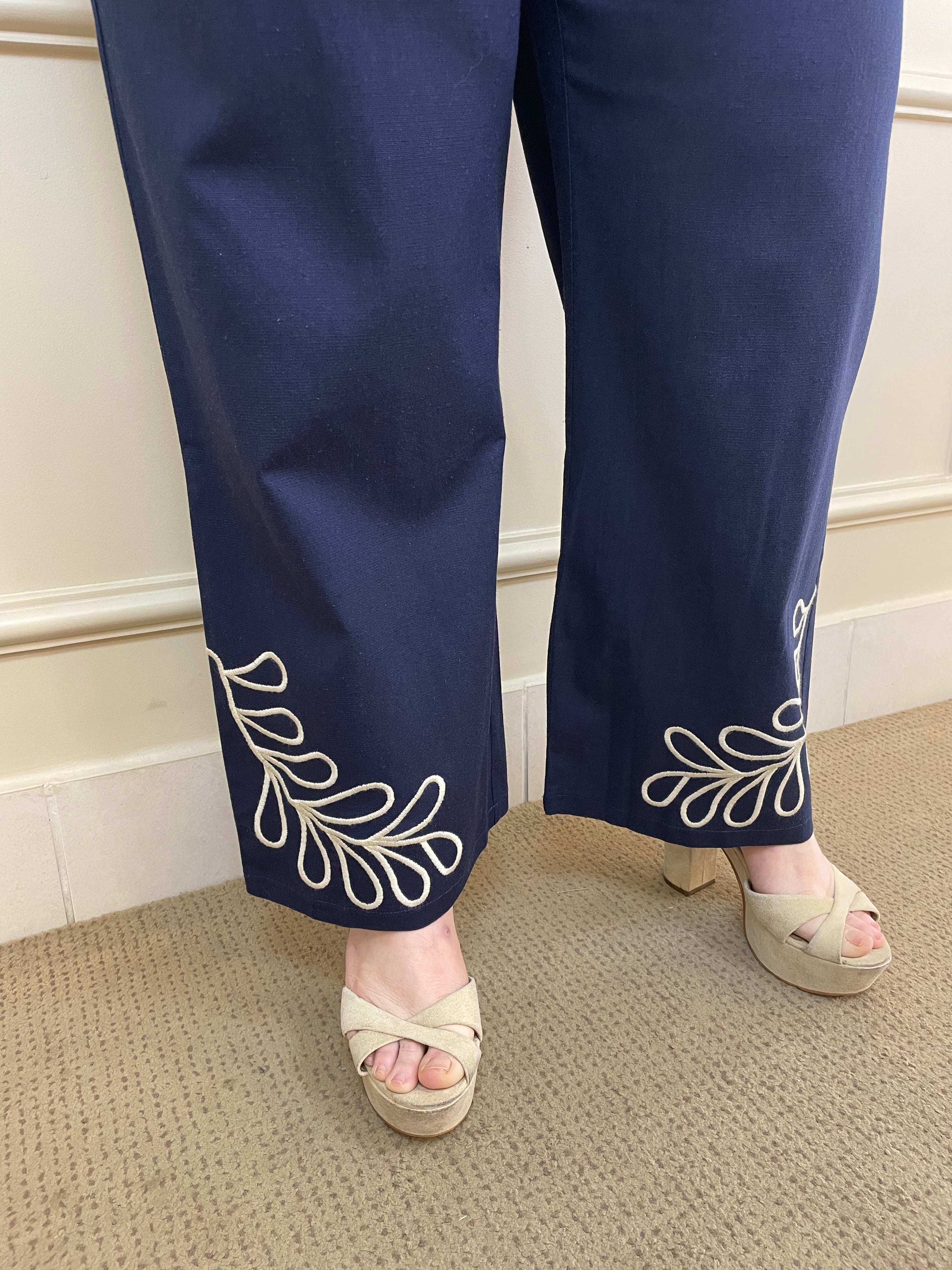 Conjunto calça/blusa linho marinho bordada off - Seiki