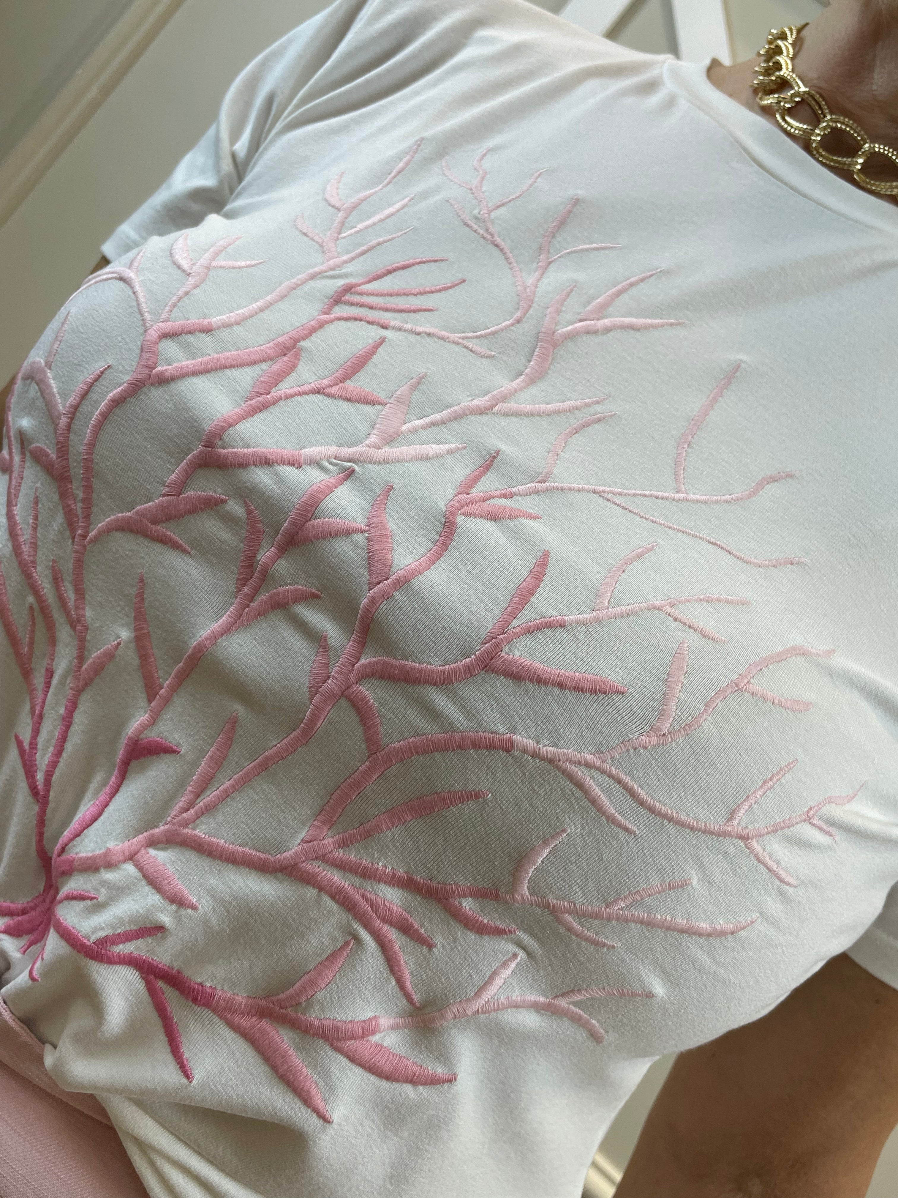 T-shirt off bordada rosa - Seiki