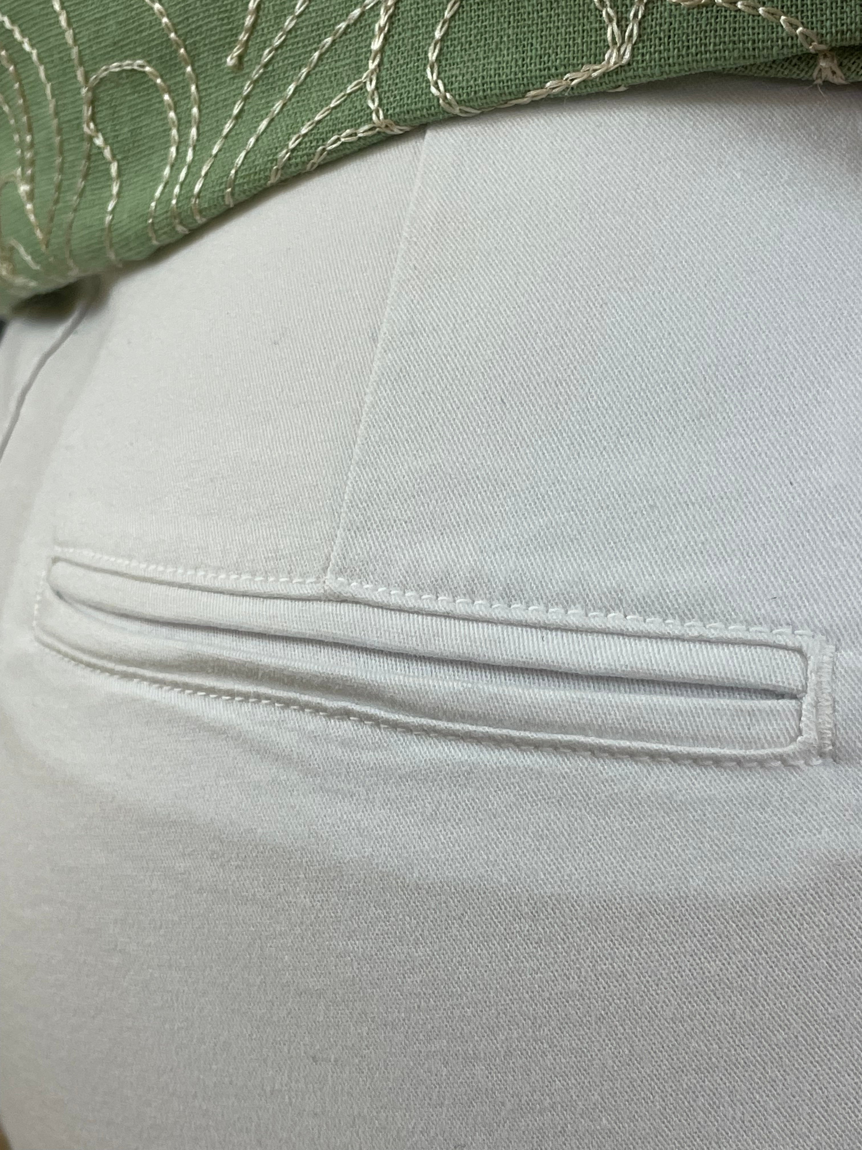 Capri branca sarja bolso faca - Zampers