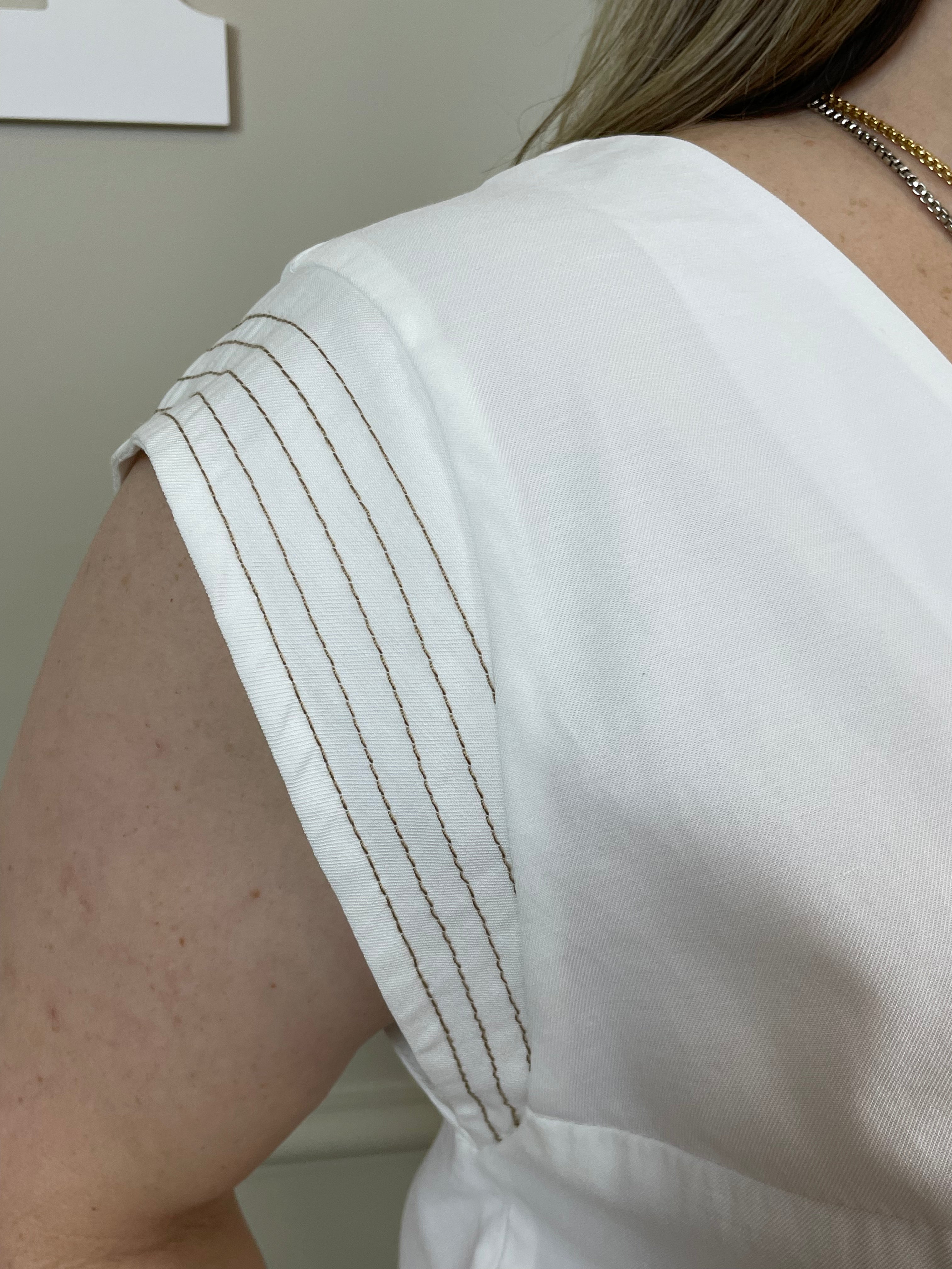 Conjunto blusa e bermuda off pesponto marrom