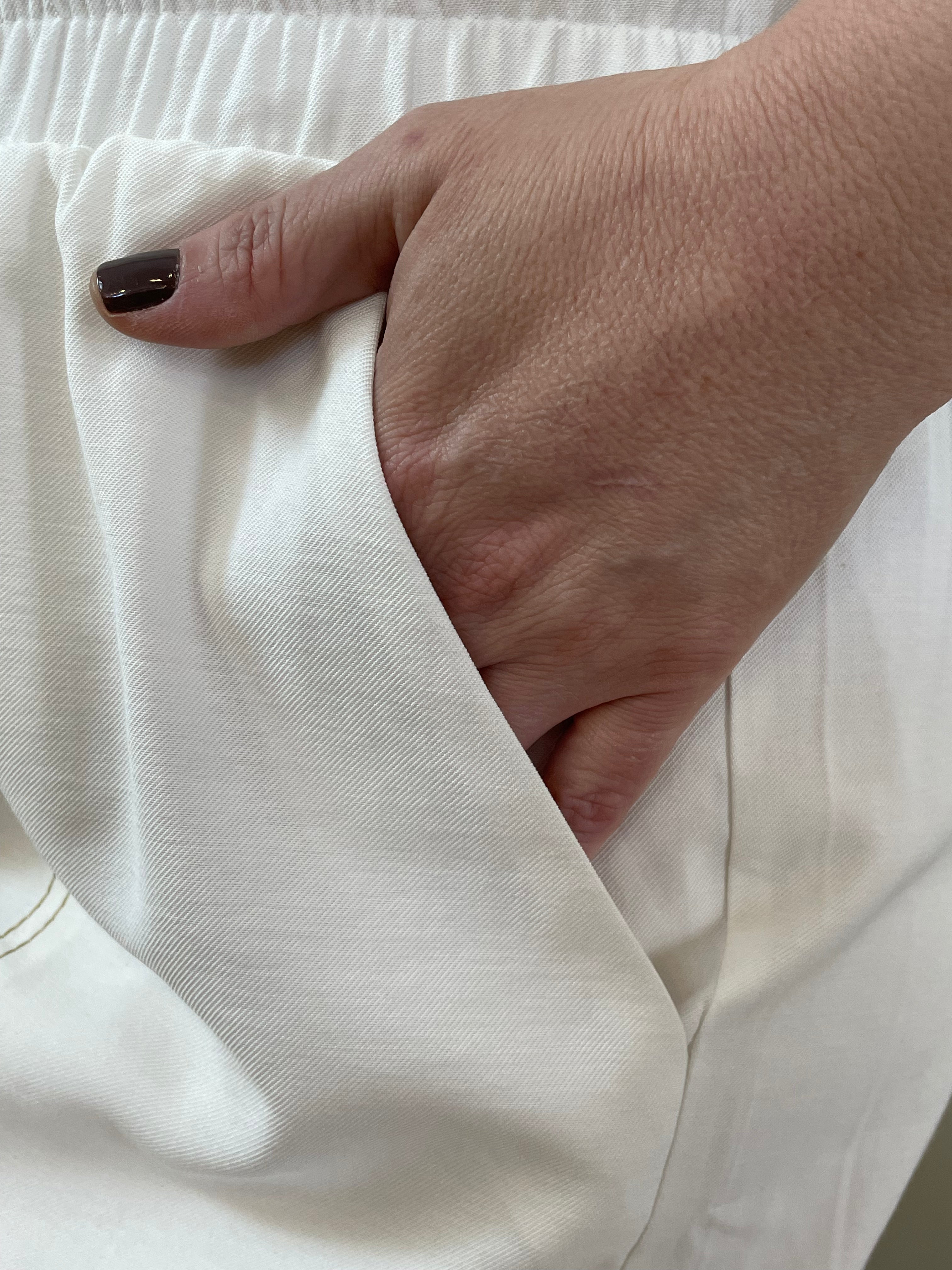 Conjunto blusa e bermuda off pesponto marrom