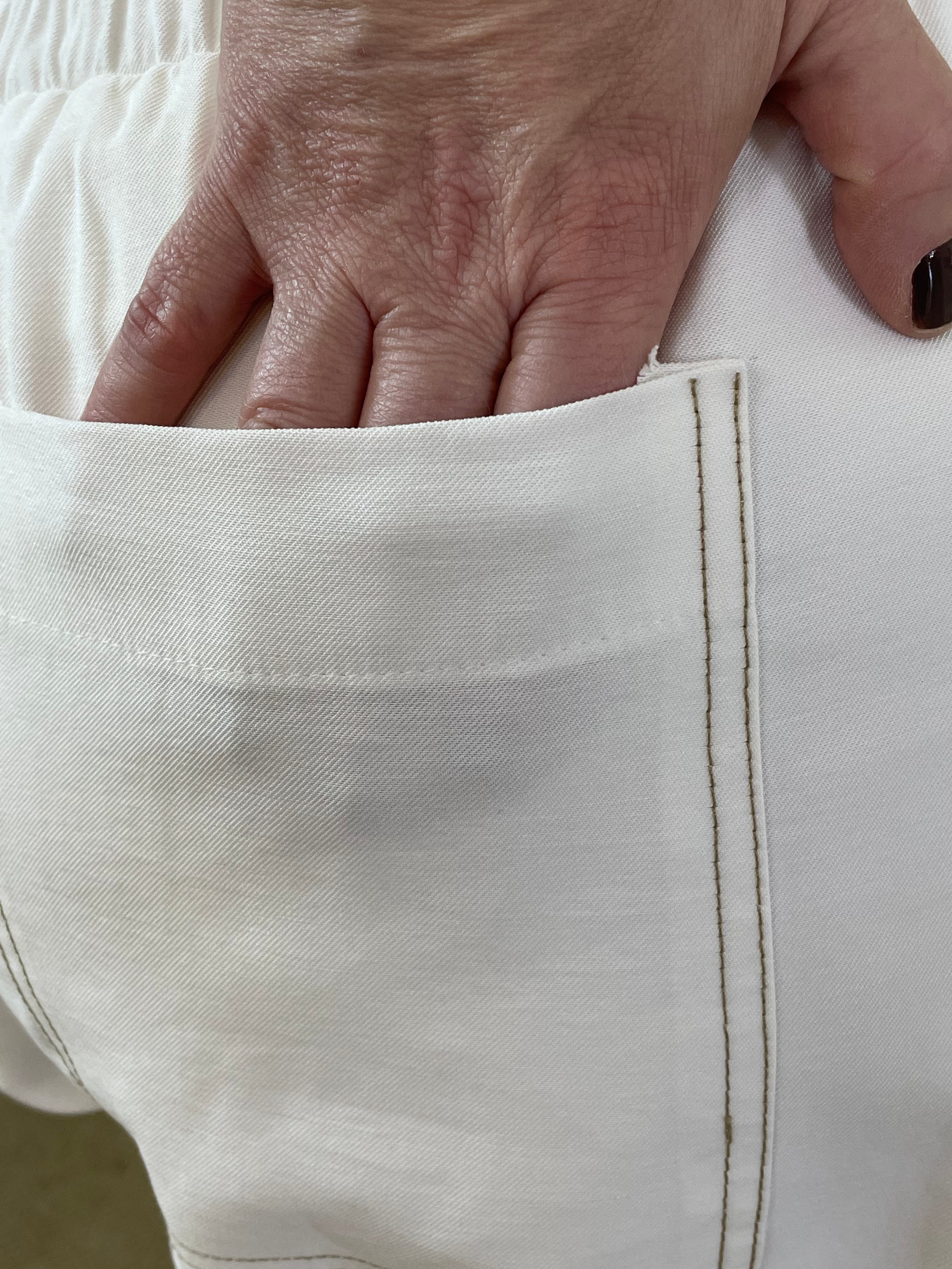 Conjunto blusa e bermuda off pesponto marrom