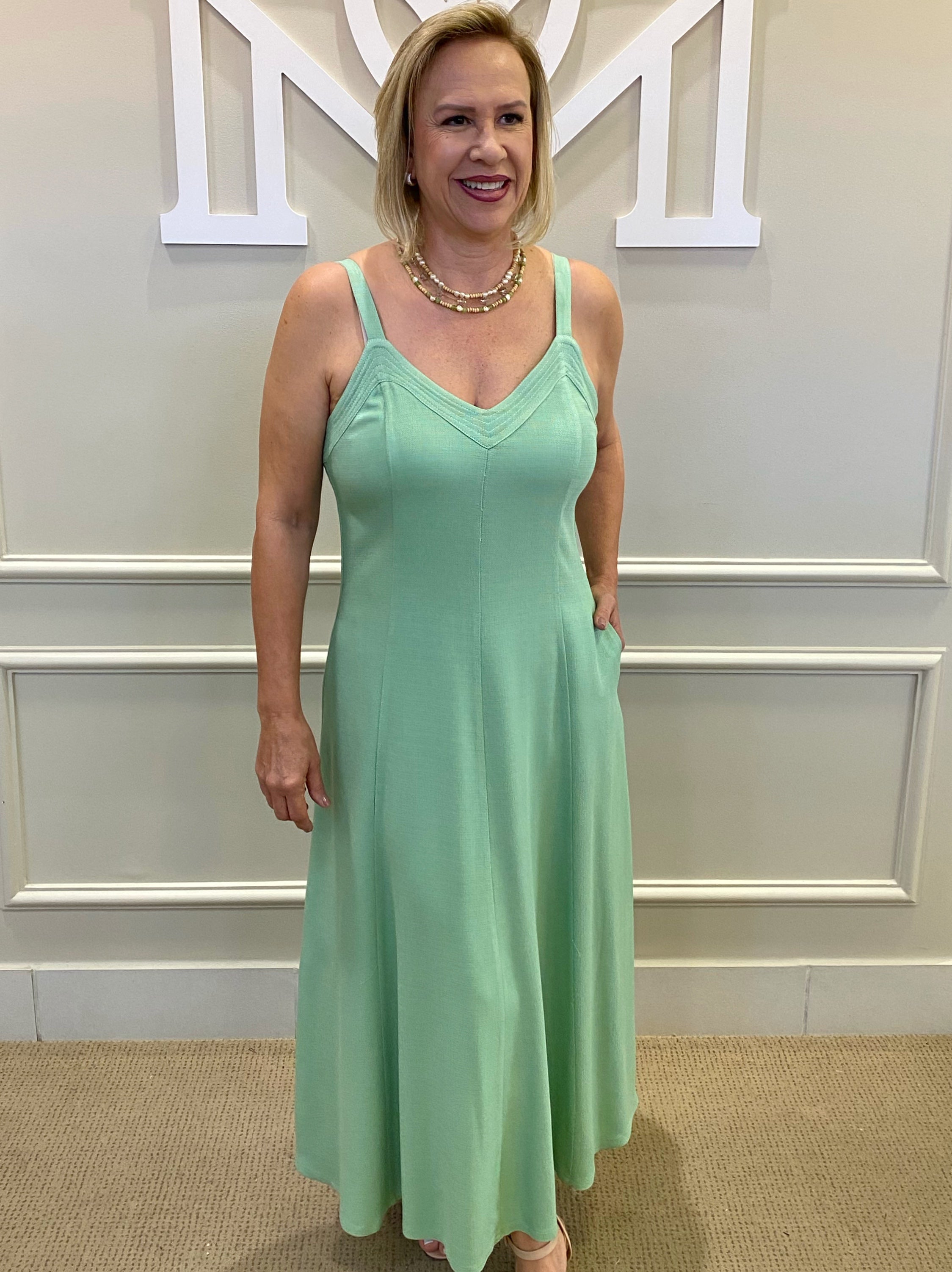 Vestido midi pistache decote pesponto - Seiki