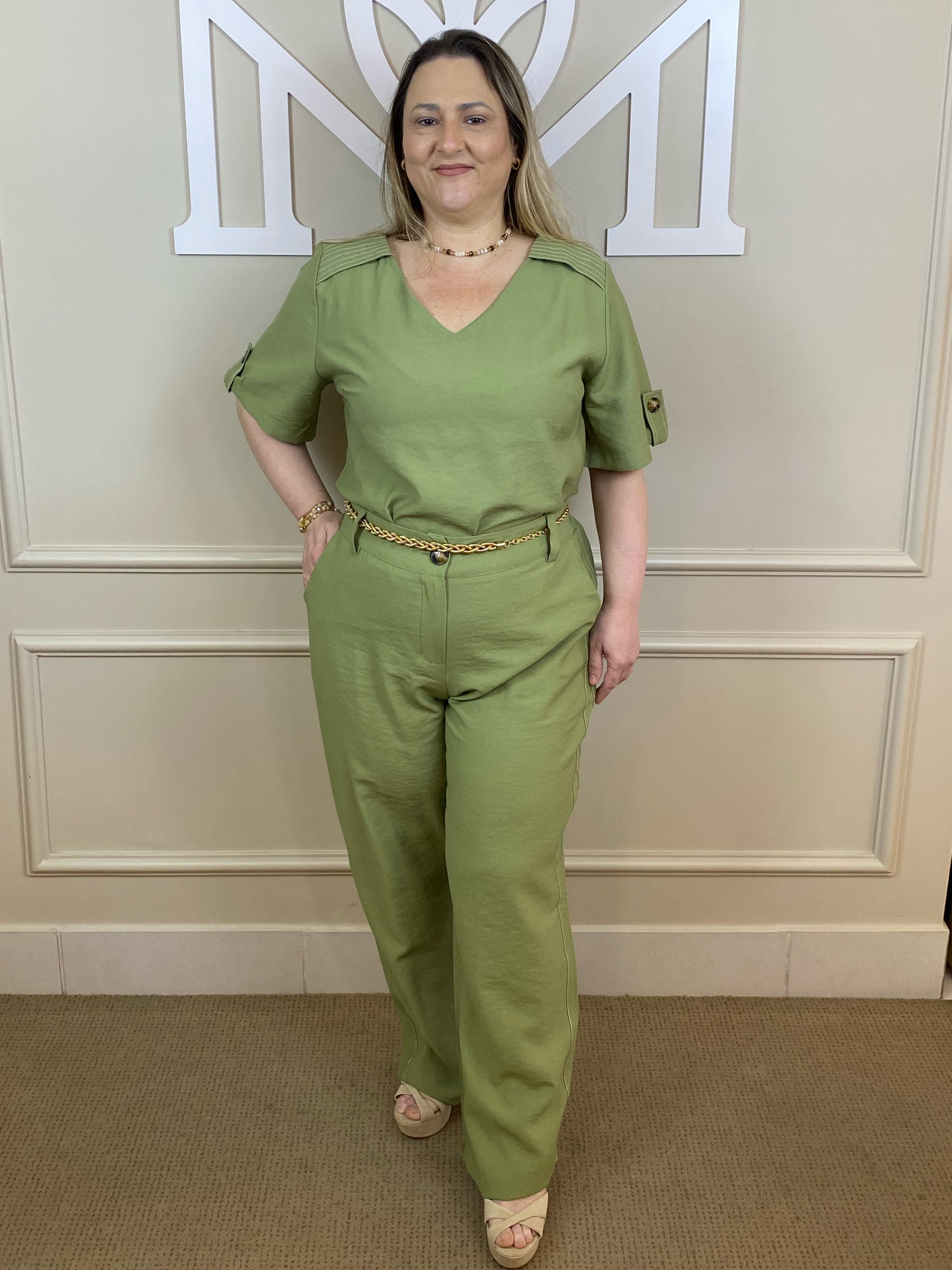 Conjunto calça alfaiataria verde pesponto