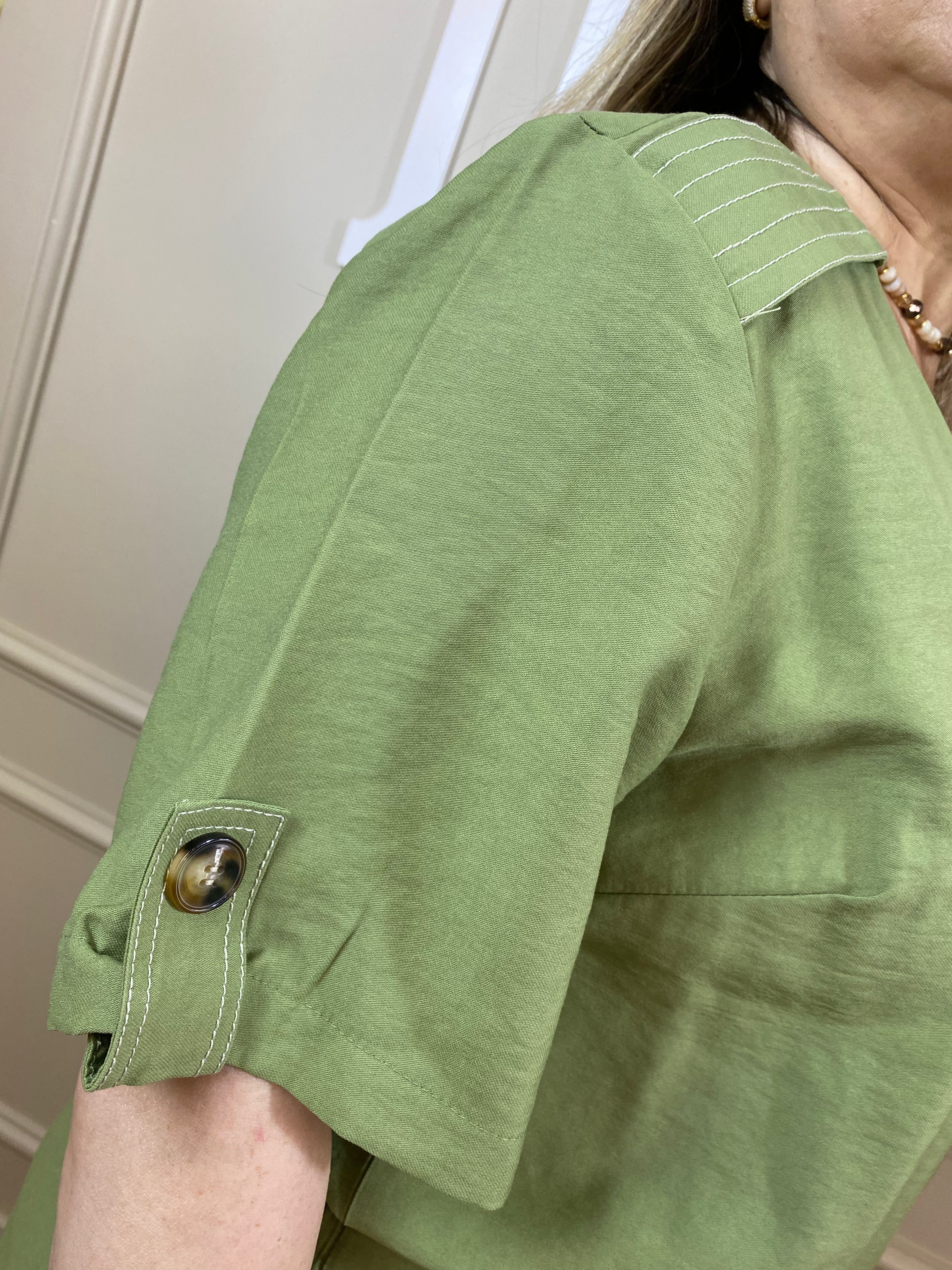 Conjunto calça alfaiataria verde pesponto