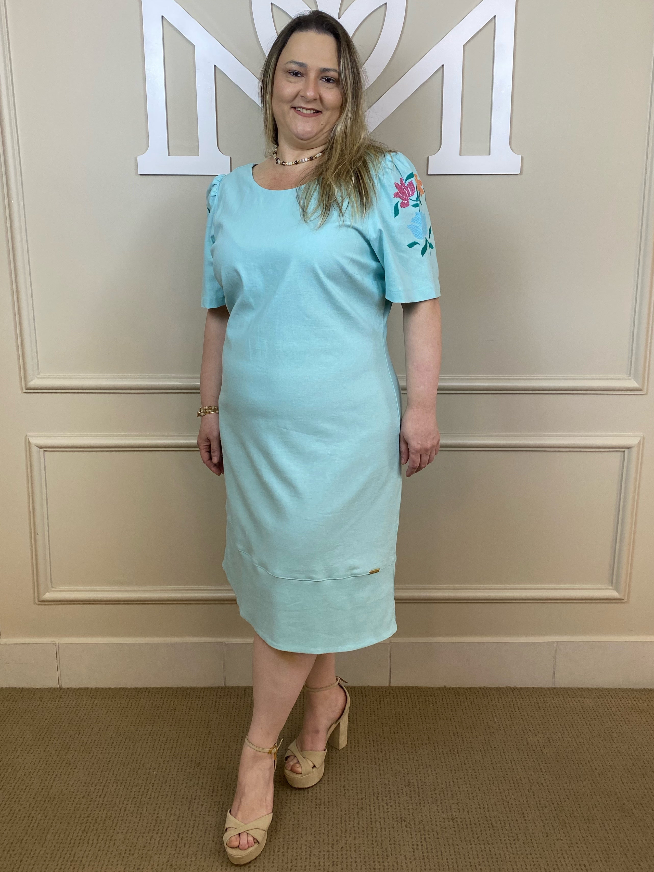 Vestido linho verdinho manga bordada