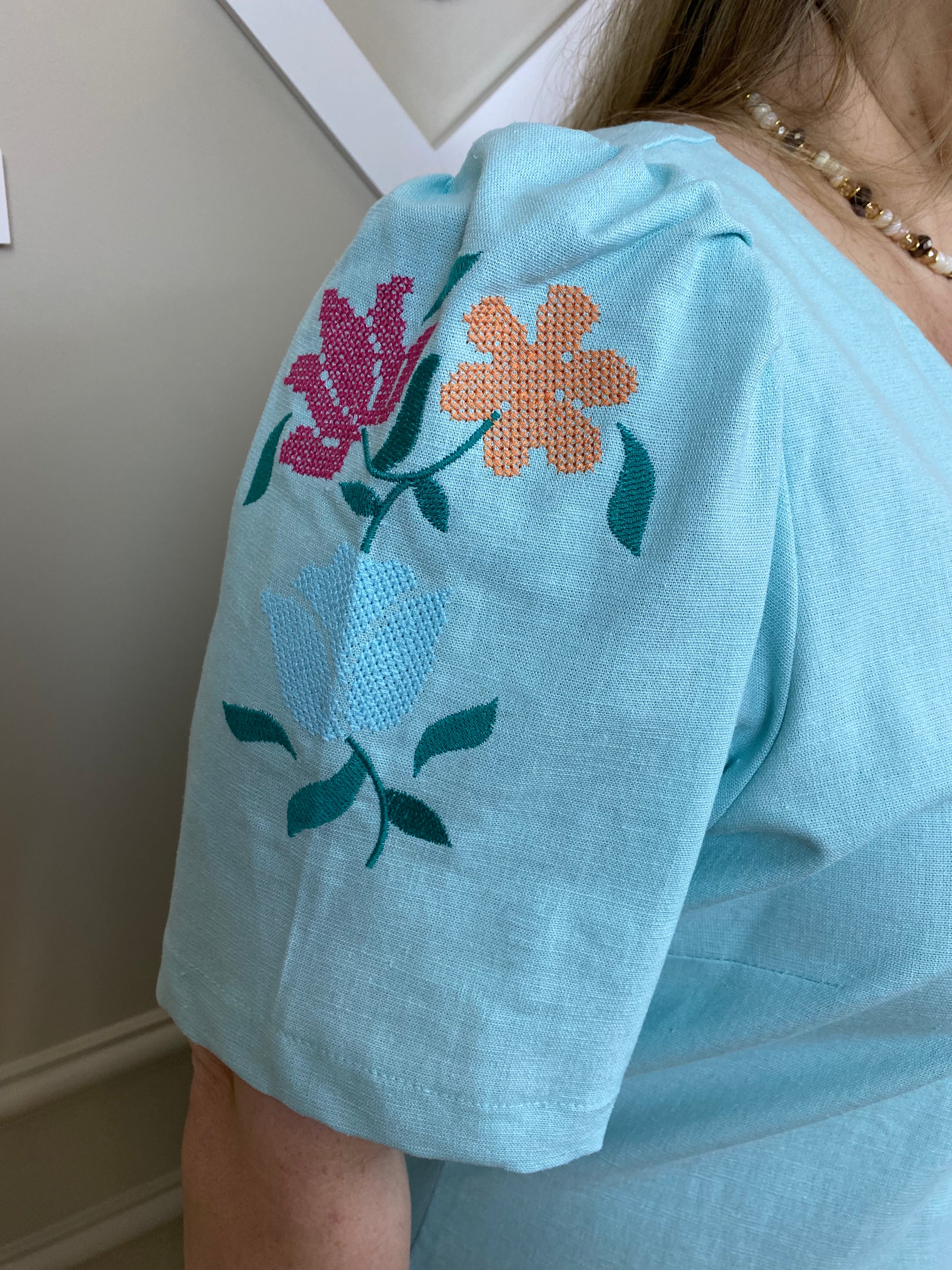 Vestido linho verdinho manga bordada