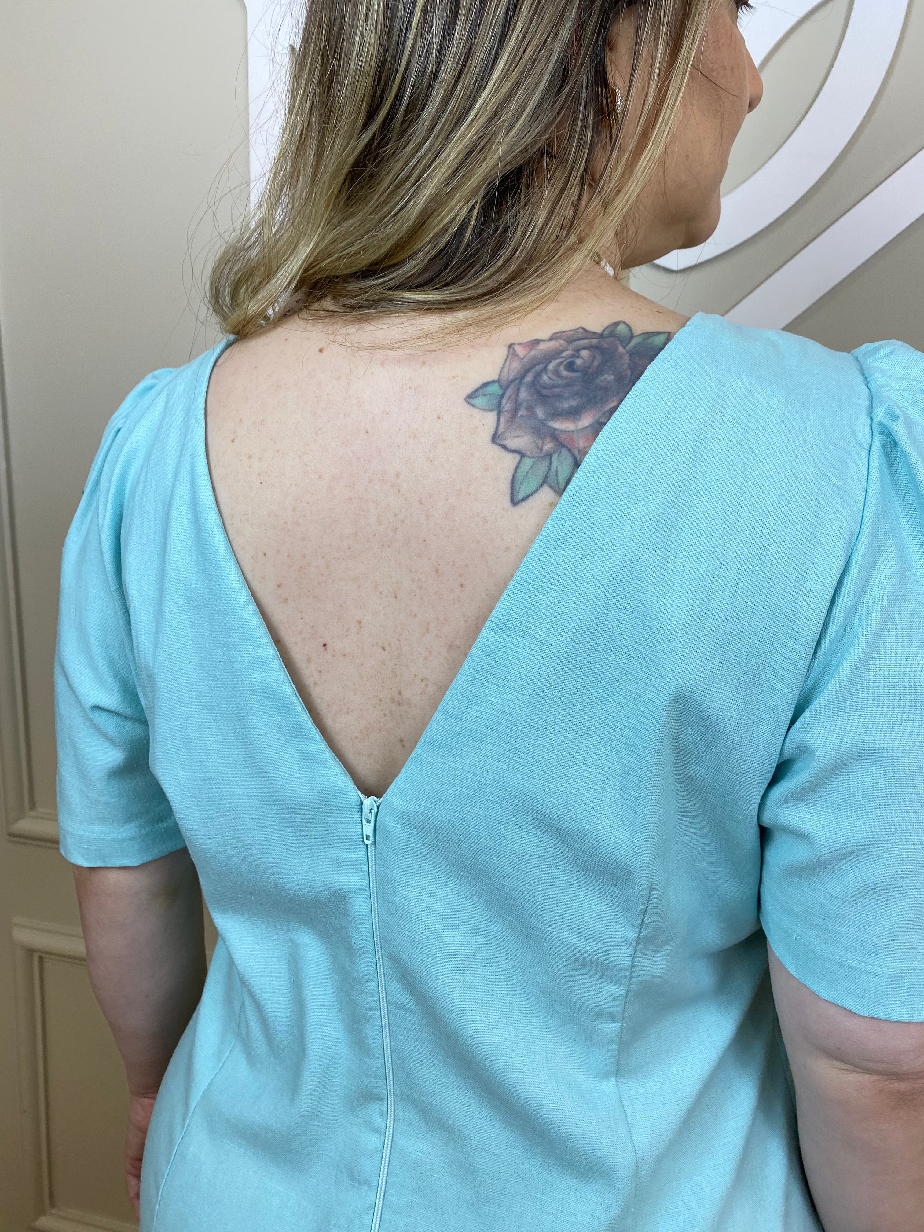 Vestido linho verdinho manga bordada