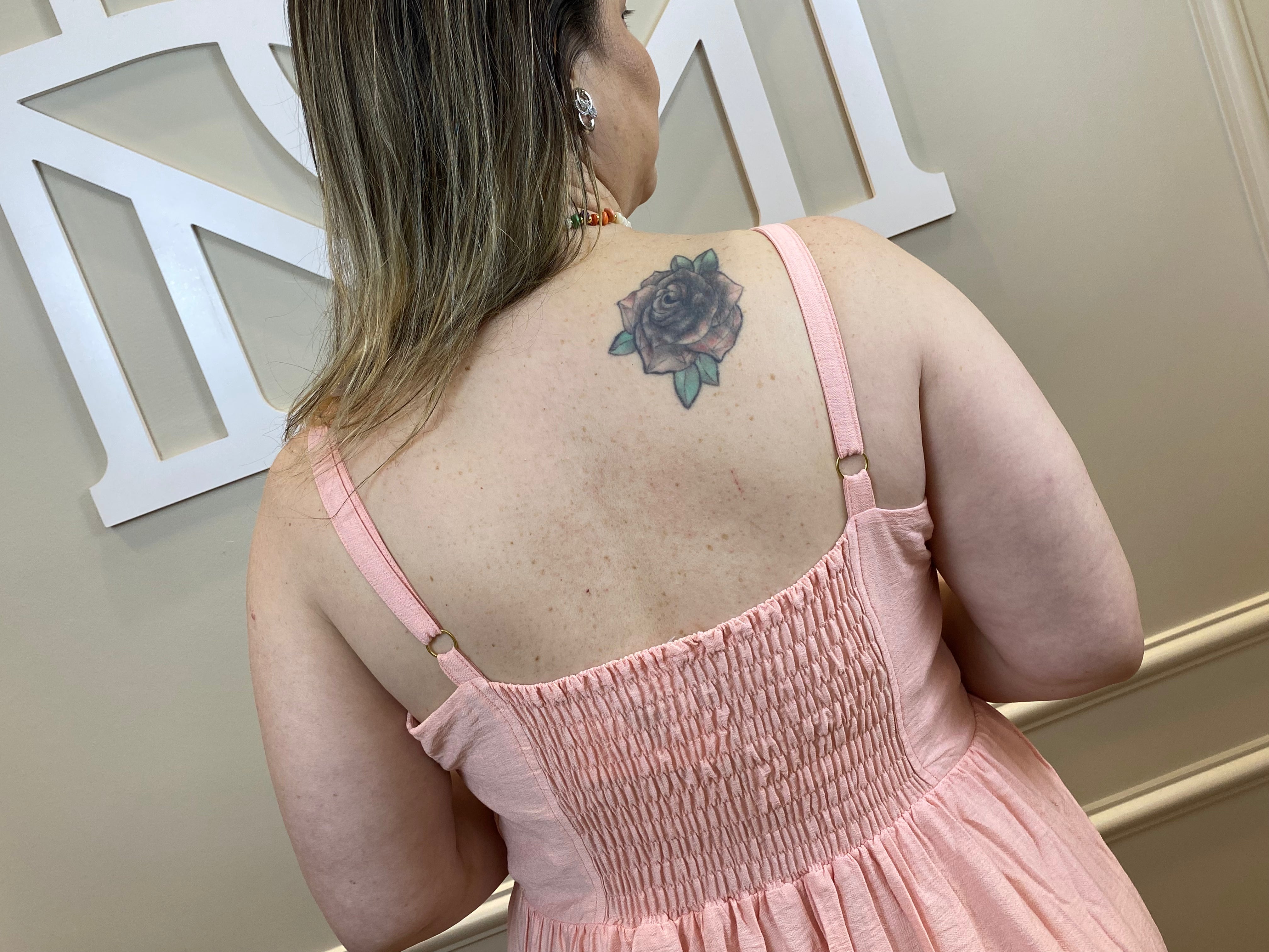 Vestido midi rosa detalhe busto - Temaplus