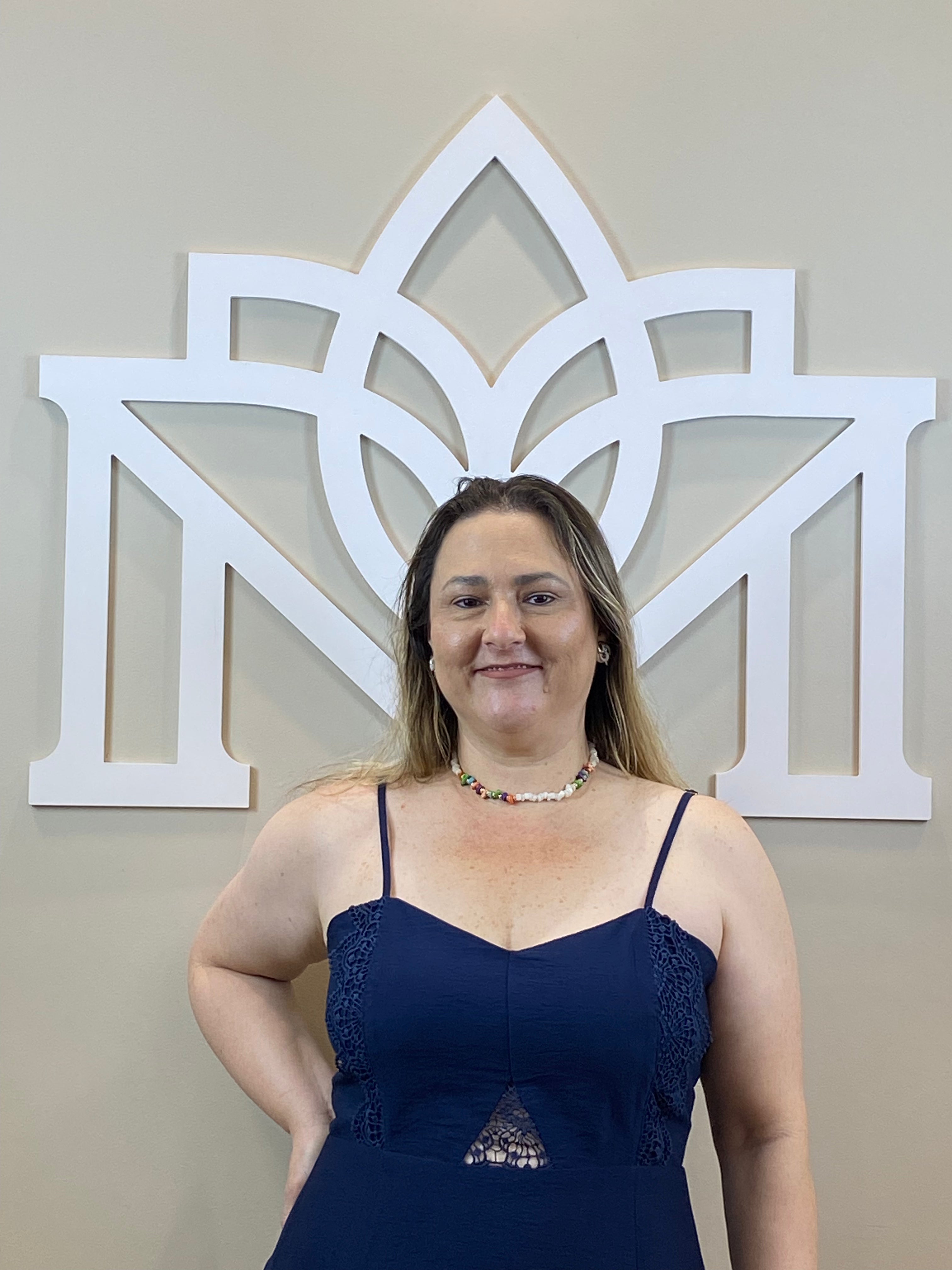 Vestido midi marinho renda amarração