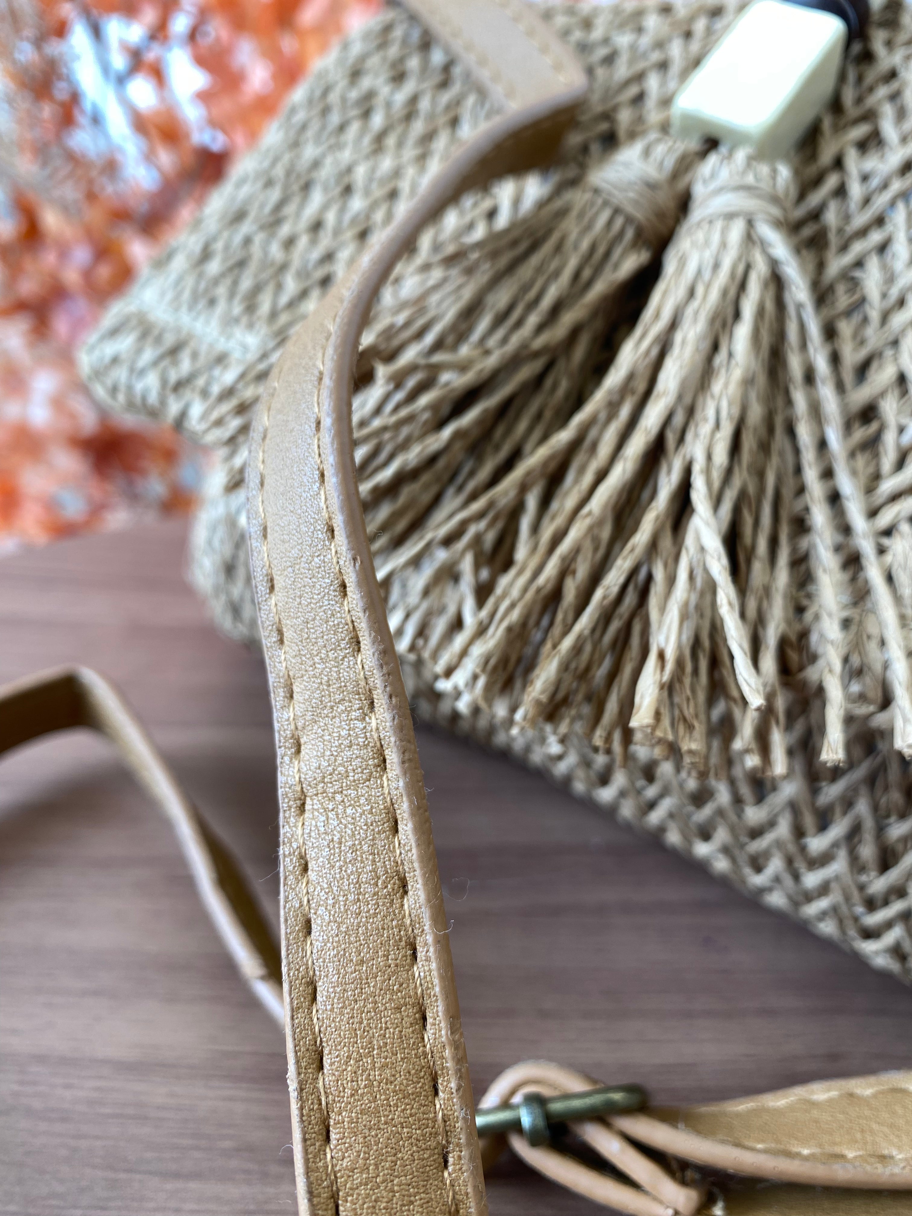 Bolsa palha tassel pequena