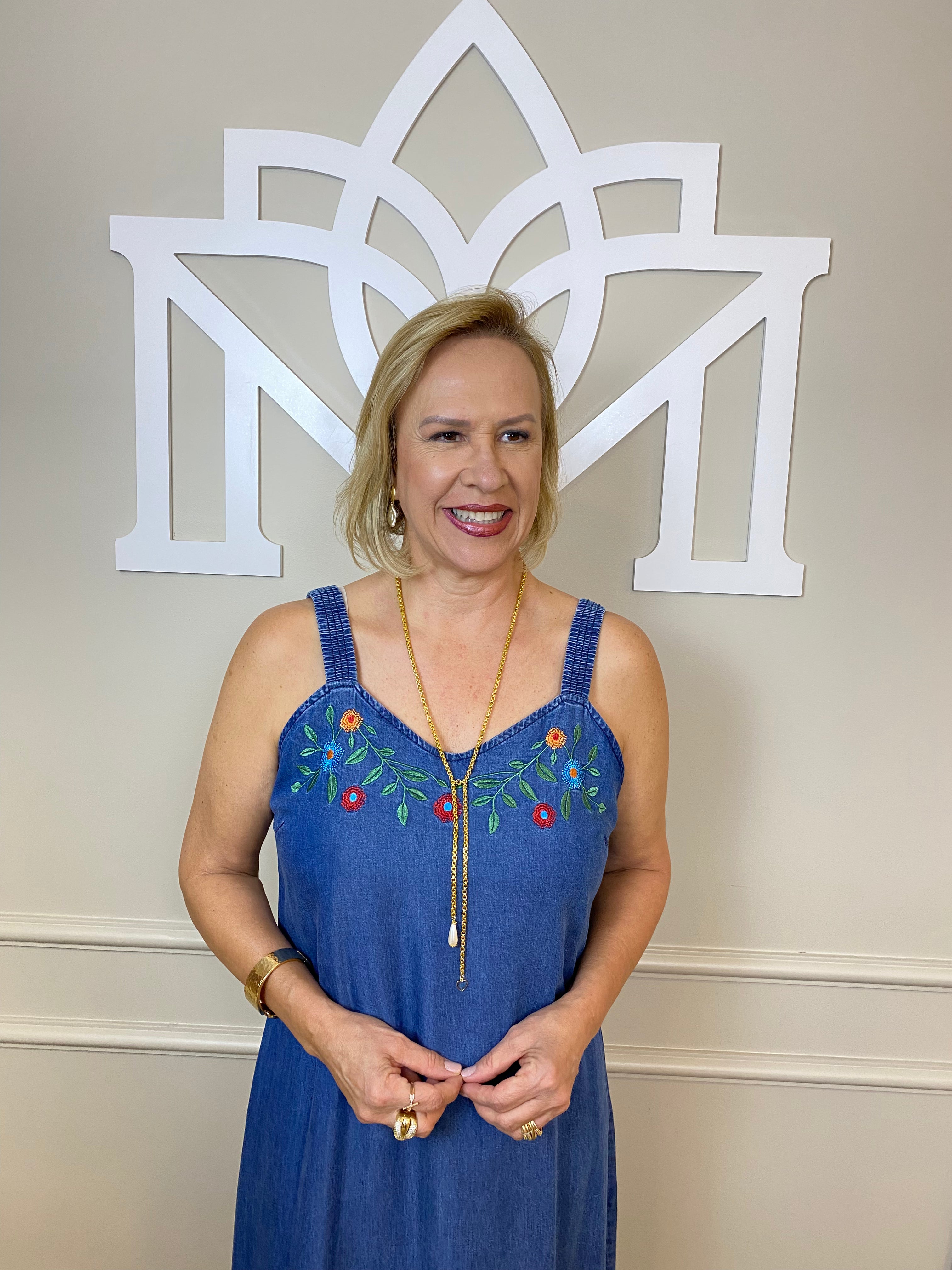 Vestido midi tencel bordado alça