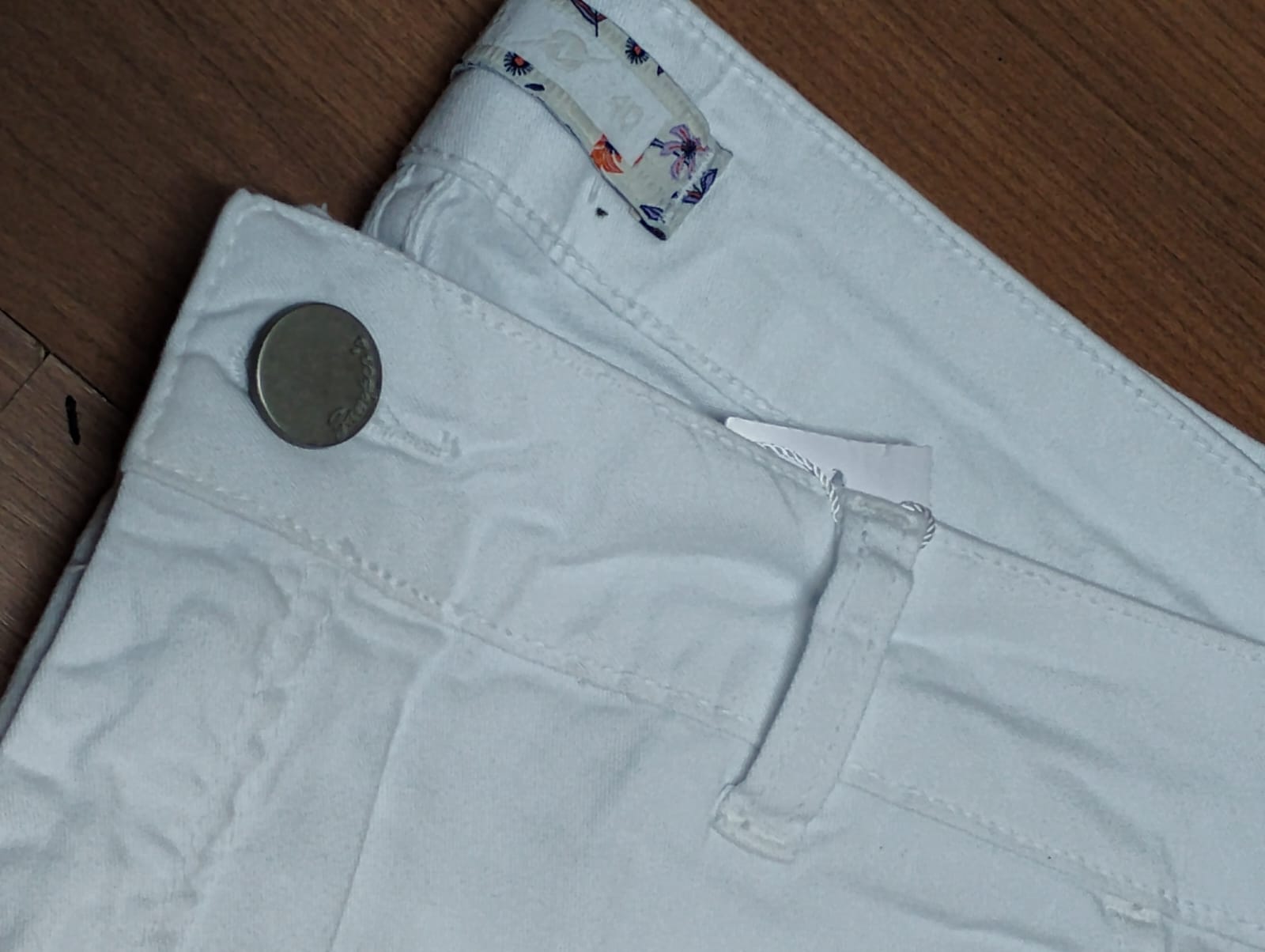 Bermuda sarja meia coxa faca branca - Zampers