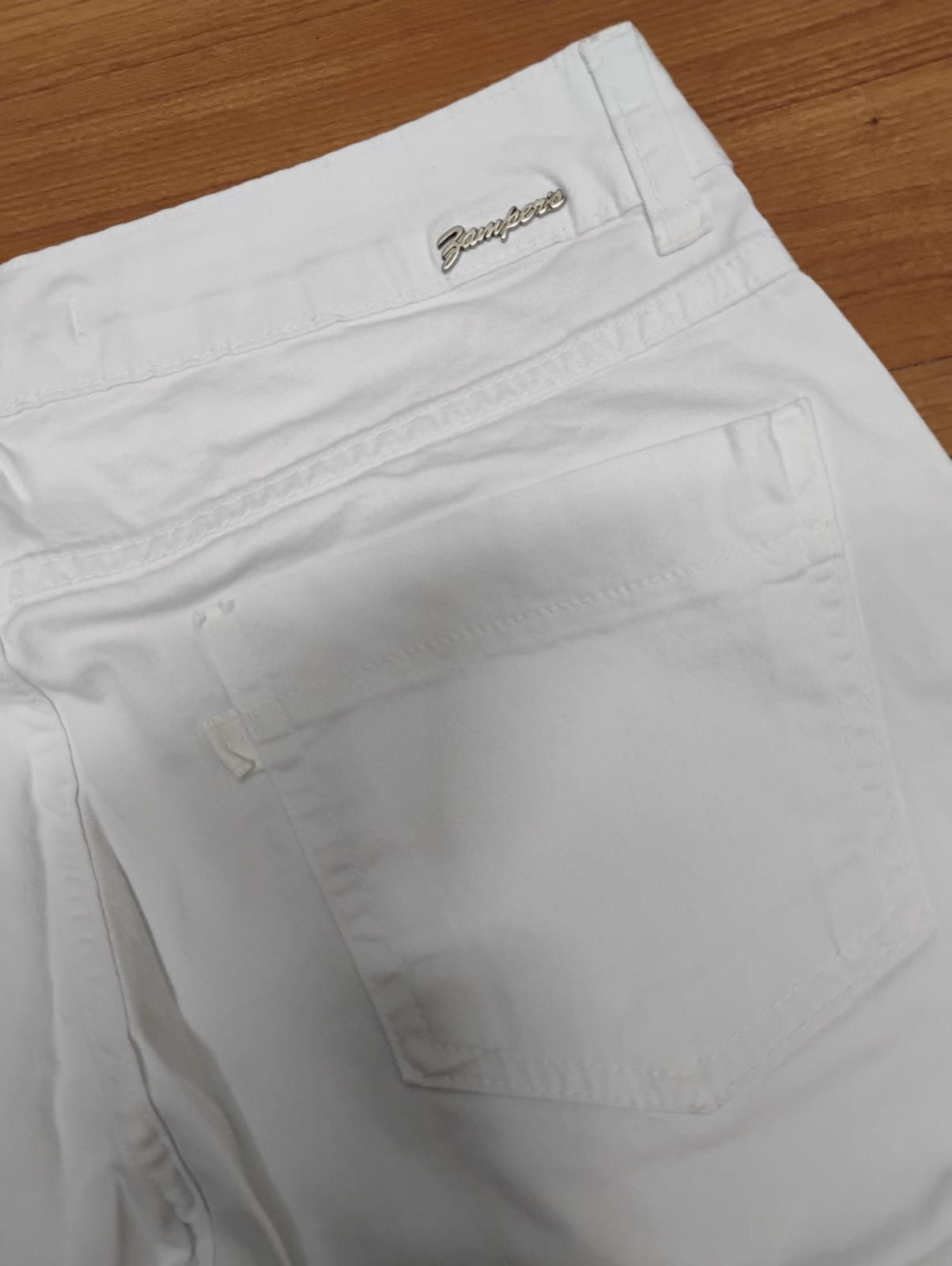 Bermuda sarja meia coxa faca branca - Zampers