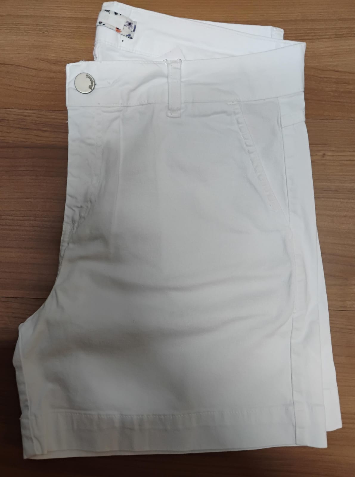 Bermuda sarja meia coxa faca branca - Zampers