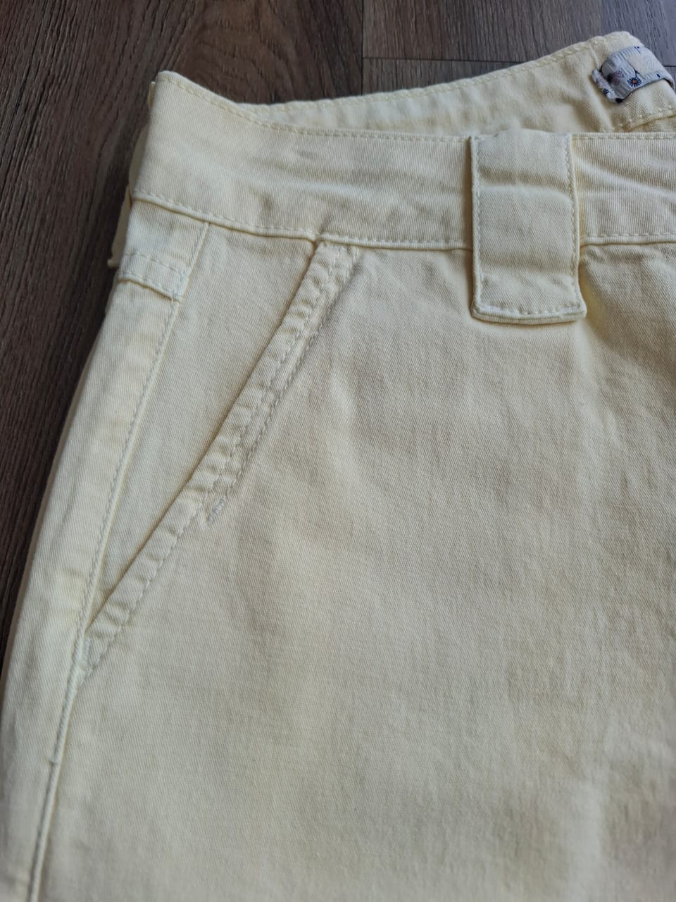 Bermuda sarja bolso faca amarela - Zampers