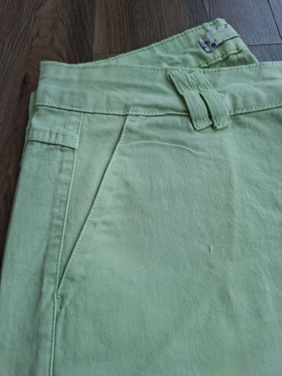 Bermuda sarja meia coxa bolso faca verde - Zampers